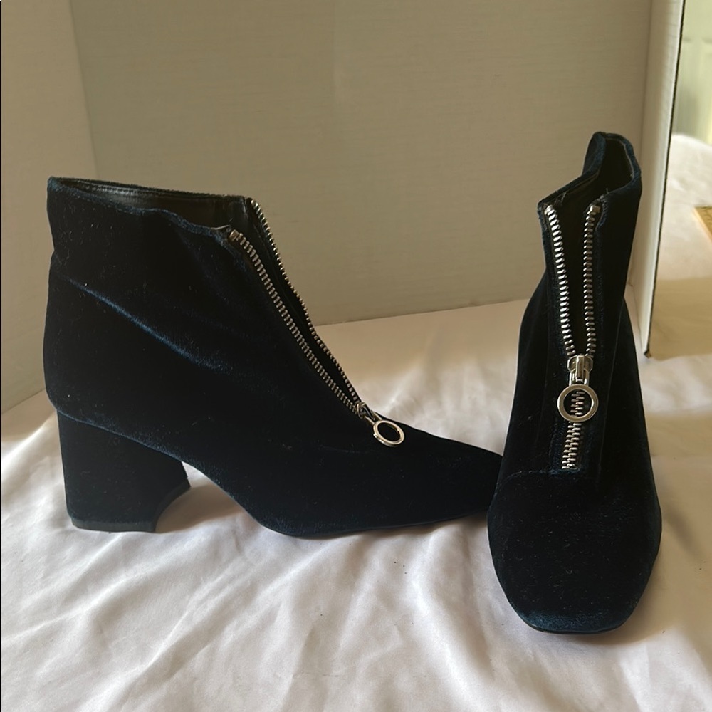 Zara Trafaluc Black Velvet Zip Front Block Heel Ankle Boots Size 36 - Picture 3 of 7